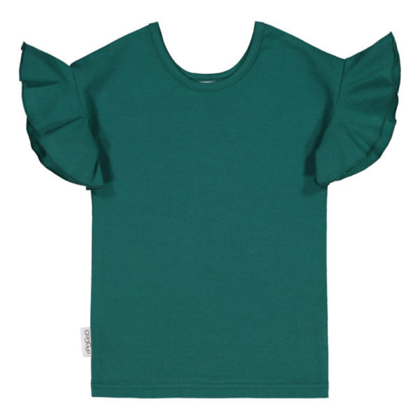 Dieses Kinder T-Shirt hat einen schönen, schmalen Schnitt und lustige Rüschenärmeln. Der Jerseystoff ist qualitativ sehr hochwertig und angenehm weich.